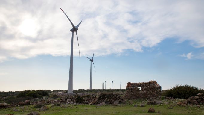 https://land-exchange.co.uk/wp-content/uploads/2023/02/Land-with-Wind-Turbine-wide.jpg